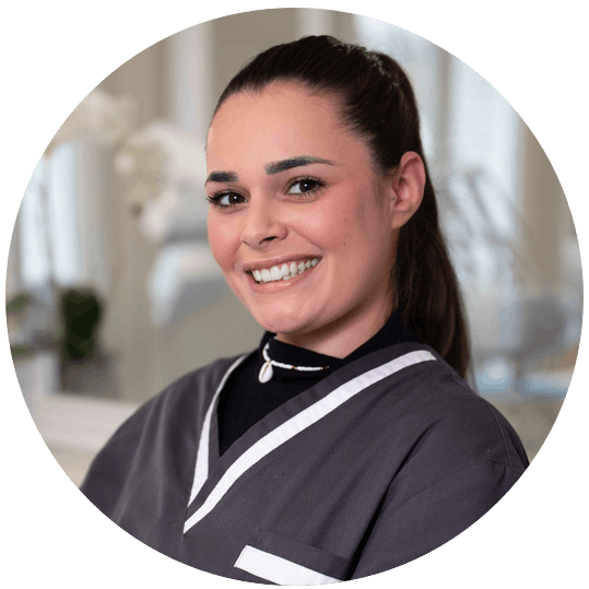 Manon assistante dentaire