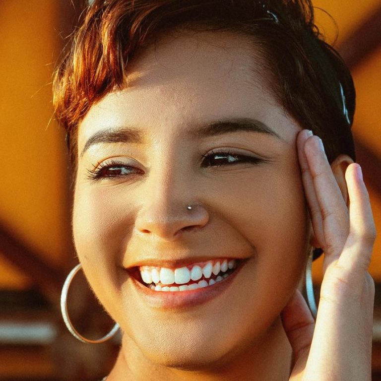 beau sourire avec dents à facettes