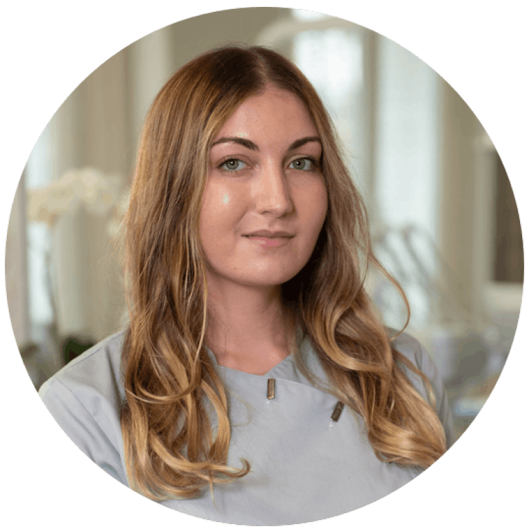 Noémie assistante dentaire